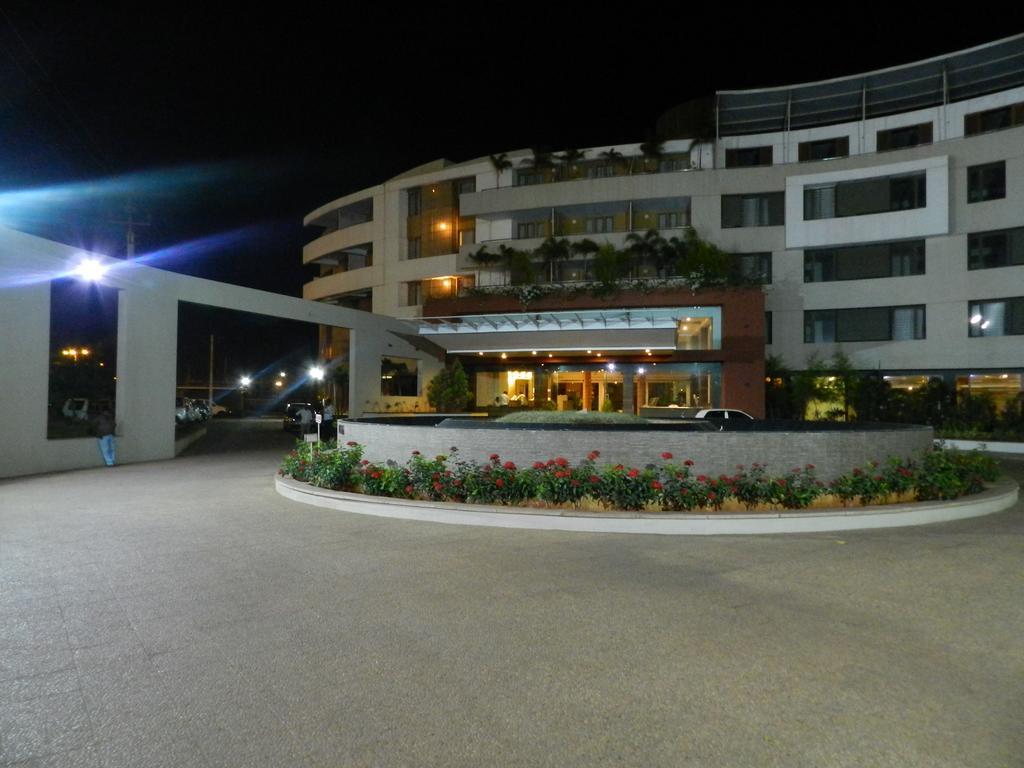 Hotel Rock Regency Toranagallu Exterior photo